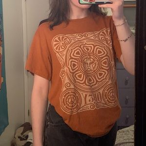 obey abstract burnt orange T shirt